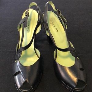 High heel Black strap shoes